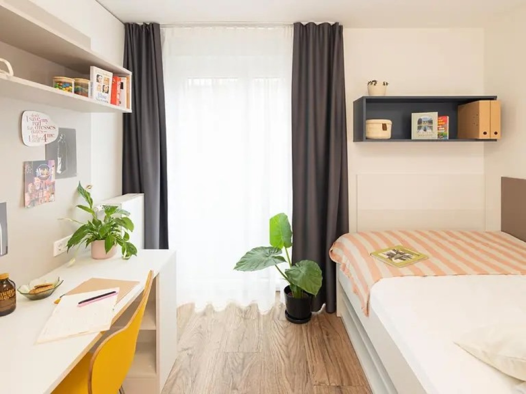 Studio S Zimmer im Yugo Navale – Aug. bis 23.09. – Nachmieter gesucht