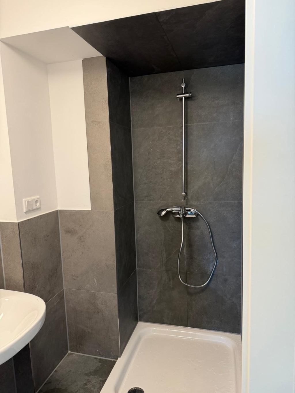 Frisch sanierte 2-Zimmer-Wohnung im 4. OG – Weißenburgstraße 22 22, 24116 Kiel Schreventeich – Vorschaubild 3