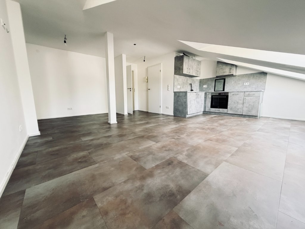 Im Jahr 2022 kernsanierte 2-Zimmer-Wohnung in ruhiger Lage