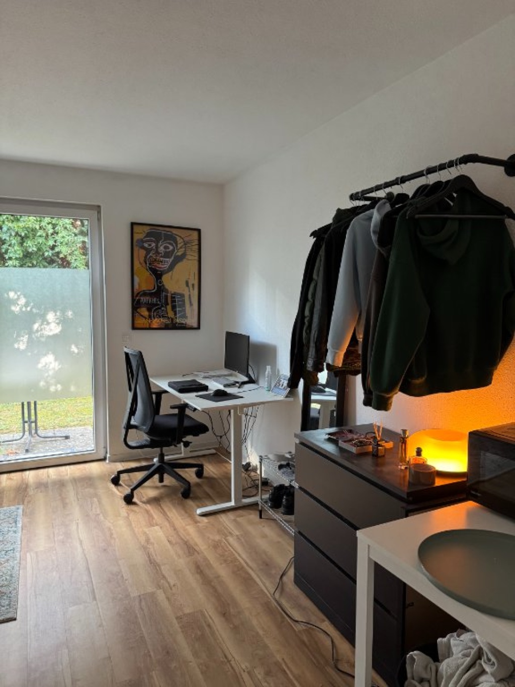 Helle 1-Zimmer-Wohnung zur Zwischenmiete (06.08. - 20.10.) in Campus Nähe Möbiliert.