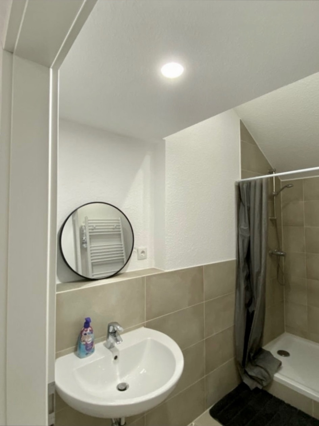 WG-Zimmer Innenstadt U3 9 - Waschbecken