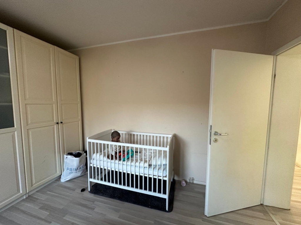 Wir vermieten 2 Zimmer in einer 3-Zimmer-Wohnung für 2,5 Monate zur Untermiete.Nur für Frauen Oder Ehepaar (Ehemann & Ehefrau) – Altenessenerstr, 45326 Essen Altenessen – Vorschaubild 7