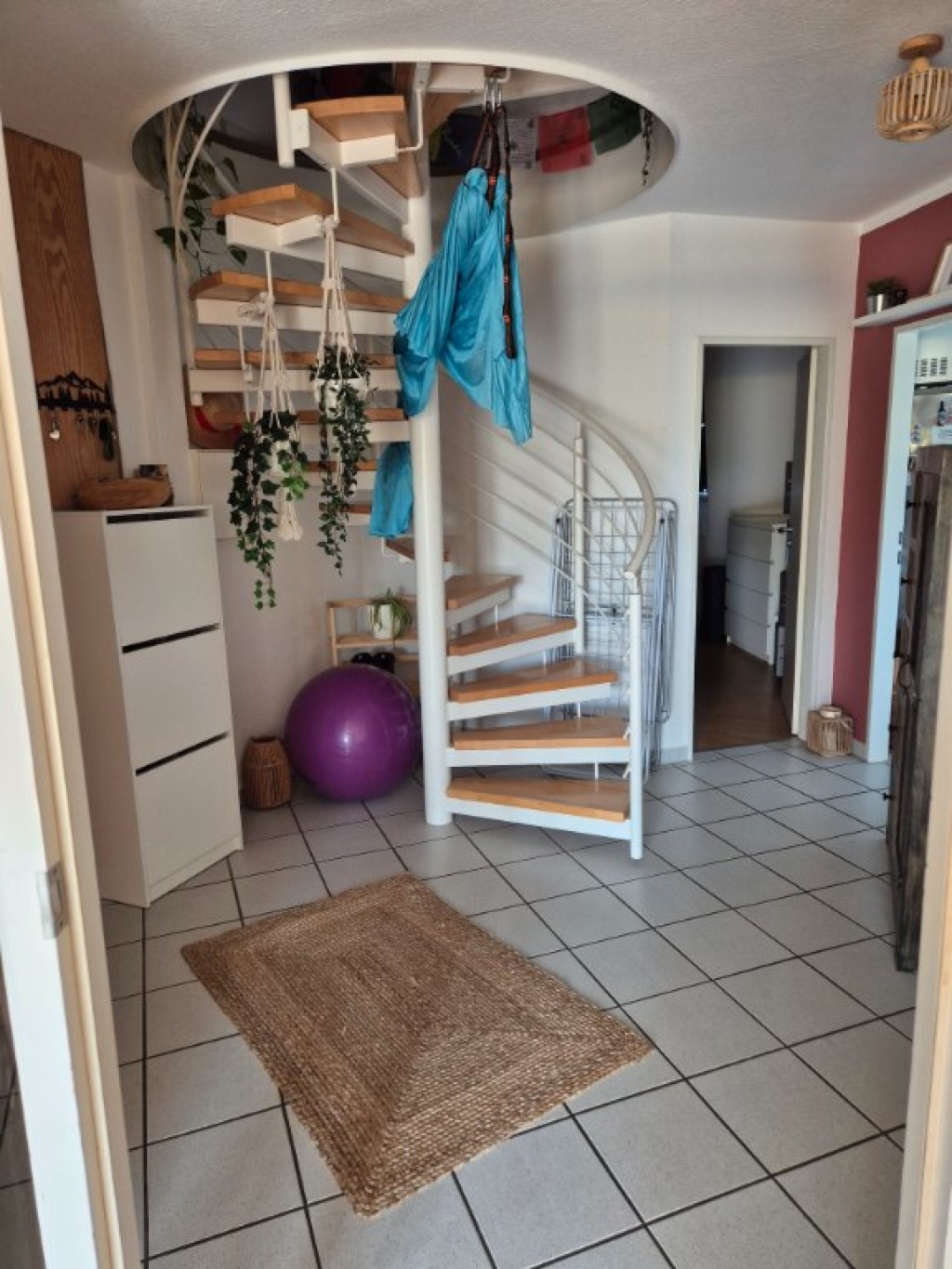 Helle und ruhige Maisonette-Wohnung zur Zwischenmiete (09.09. – 30.09.2026) – Ebernburgweg 47, 50739 Köln Nippes – Vorschaubild 3