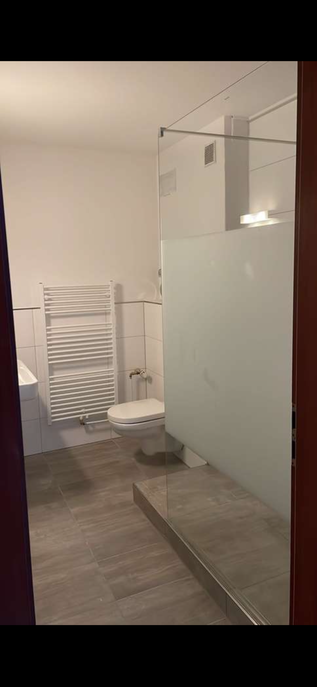 3-Zimmer-Wohnung ideal für Studenten-WG oder Berufseinsteiger in Stuttgart-Zuffenhausen – Zazenhäuserstr. 36, 70437 Stuttgart Zuffenhausen – Vorschaubild 2