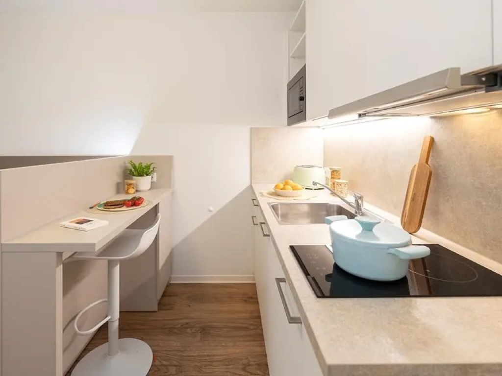 Studio S Zimmer im Yugo Navale – Aug. bis 23.09. – Nachmieter gesucht – Hammer Straße, 22041 Hamburg Wandsbek – Vorschaubild 4
