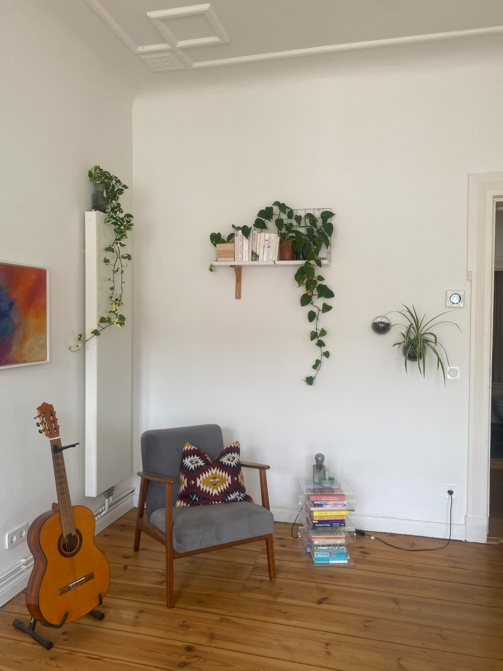 Apartamento Neukölln Niemetzstraße - Leseecke im Wohnzimmer mit Platz für eine weitere Schlafmöglichkeit