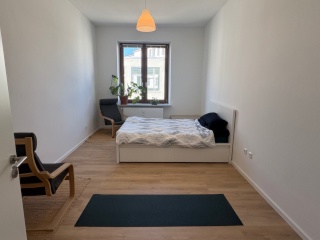 Au-Haidhausen: Helles Zimmer mit Nachmittagssonne !