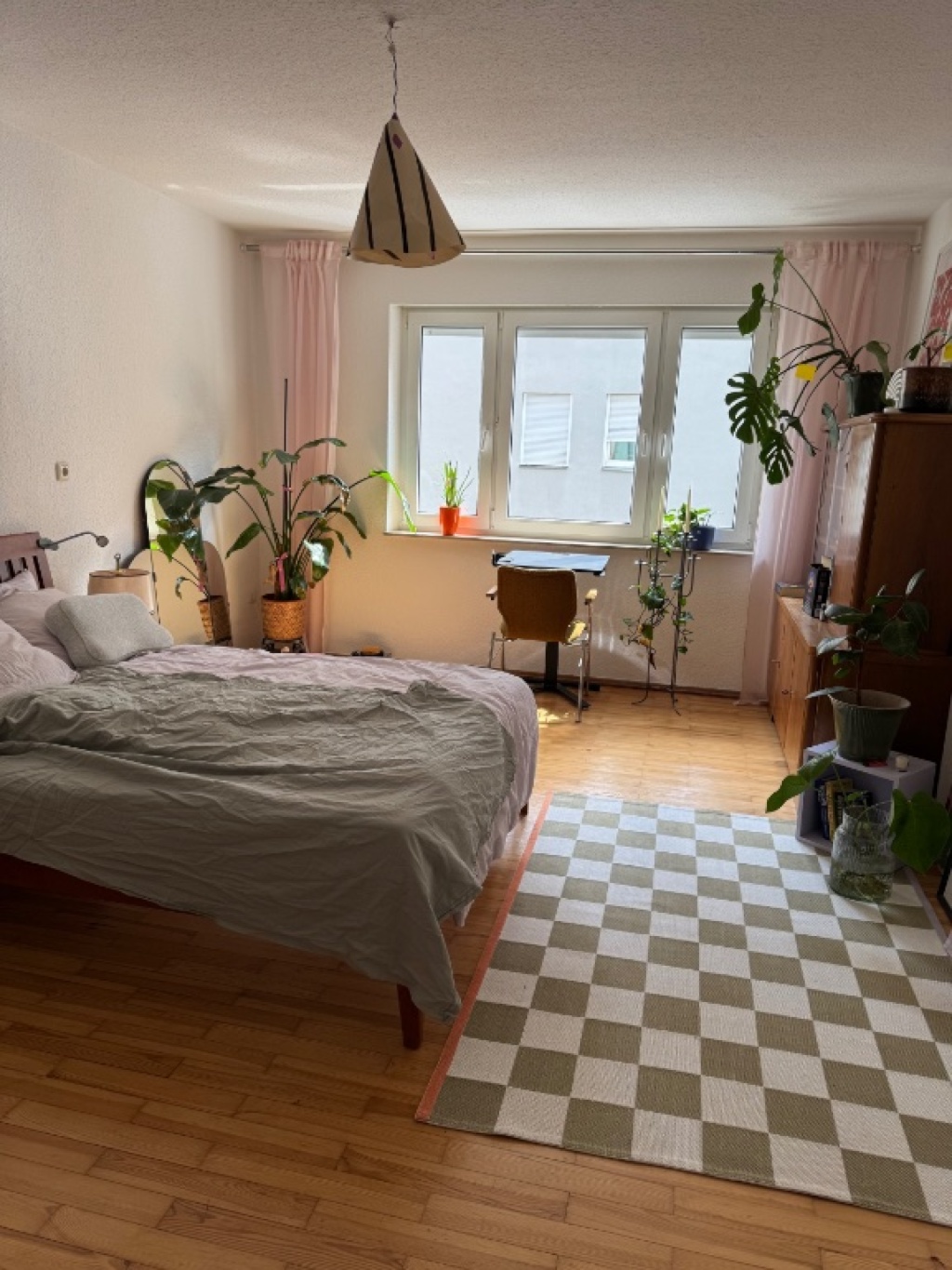 Zwischenmiete: Schöne, voll möblierte 3-Zimmer-Wohnung mit Balkon (Dezember – April) – Stuckstraße, 90409 Nürnberg Maxfeld – Vorschaubild 2