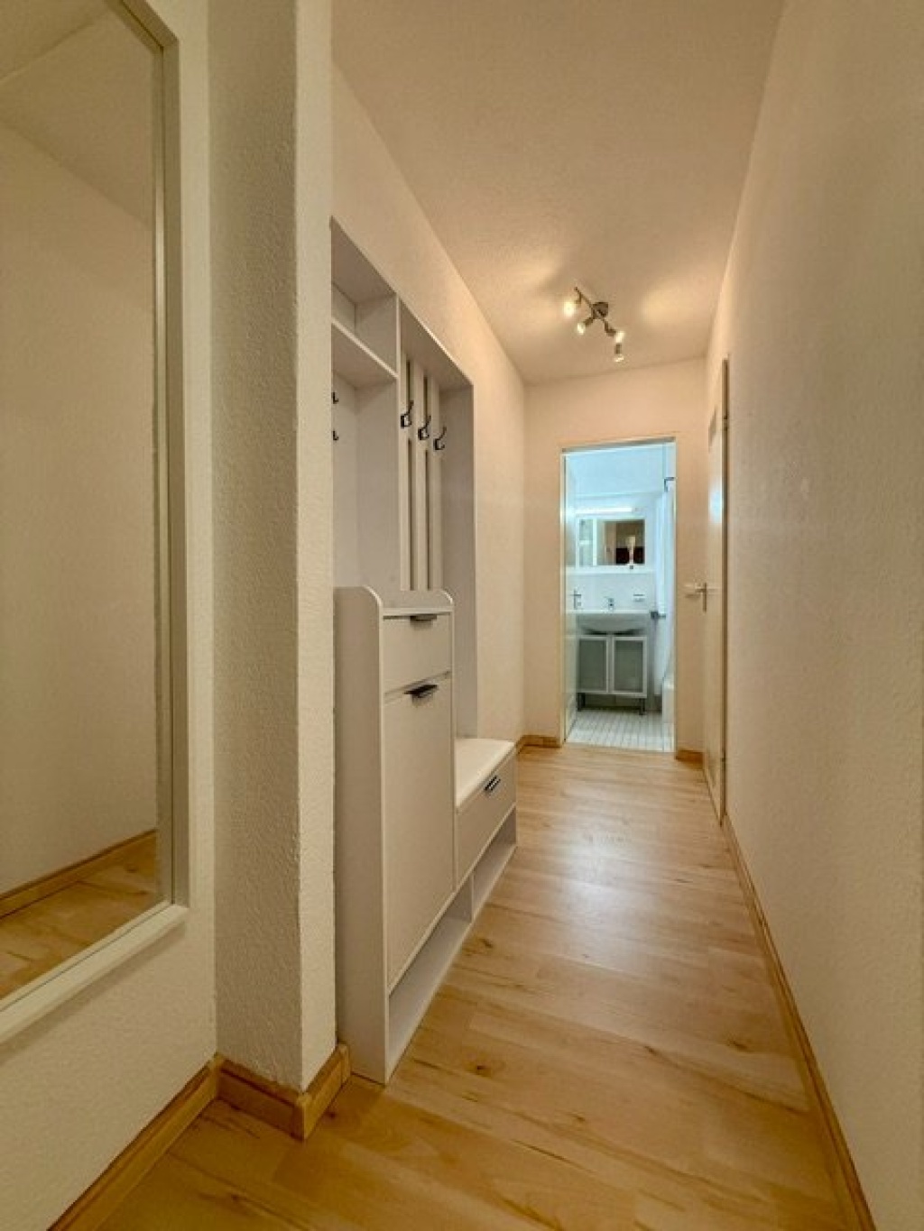 MÖBLIERTE 1,5-ZI WHG IN TOP LAGE, SÜDWEST-BALKON, Optimal für Singles oder Pendler – Hasenbergsteige 18, 70178 Stuttgart Rotebühl – Vorschaubild 4