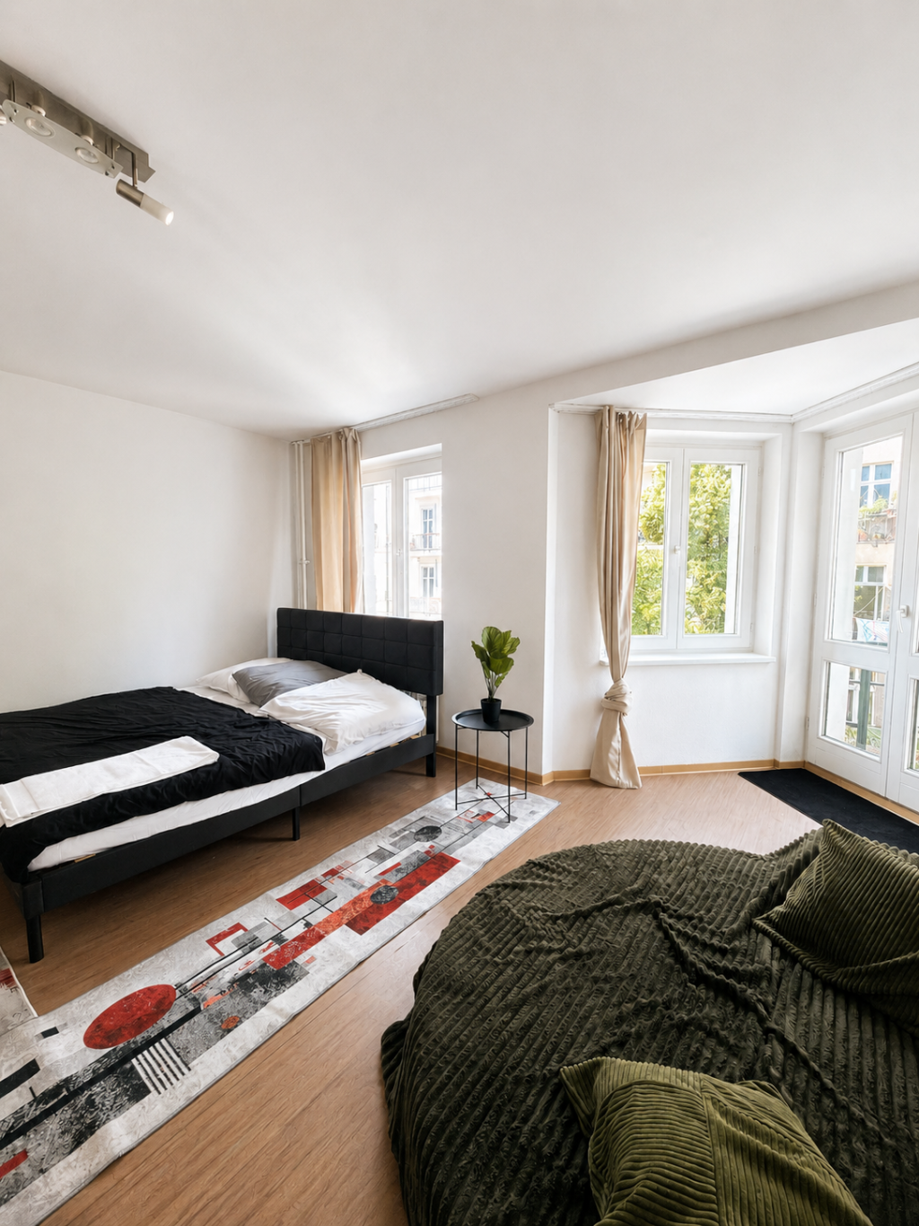 Stylish Private Mezzanine Room with Balcony | Heart of Berlin-Neukölln – Hertzbergstraße, 12055 Berlin Neukölln – Vorschaubild 6