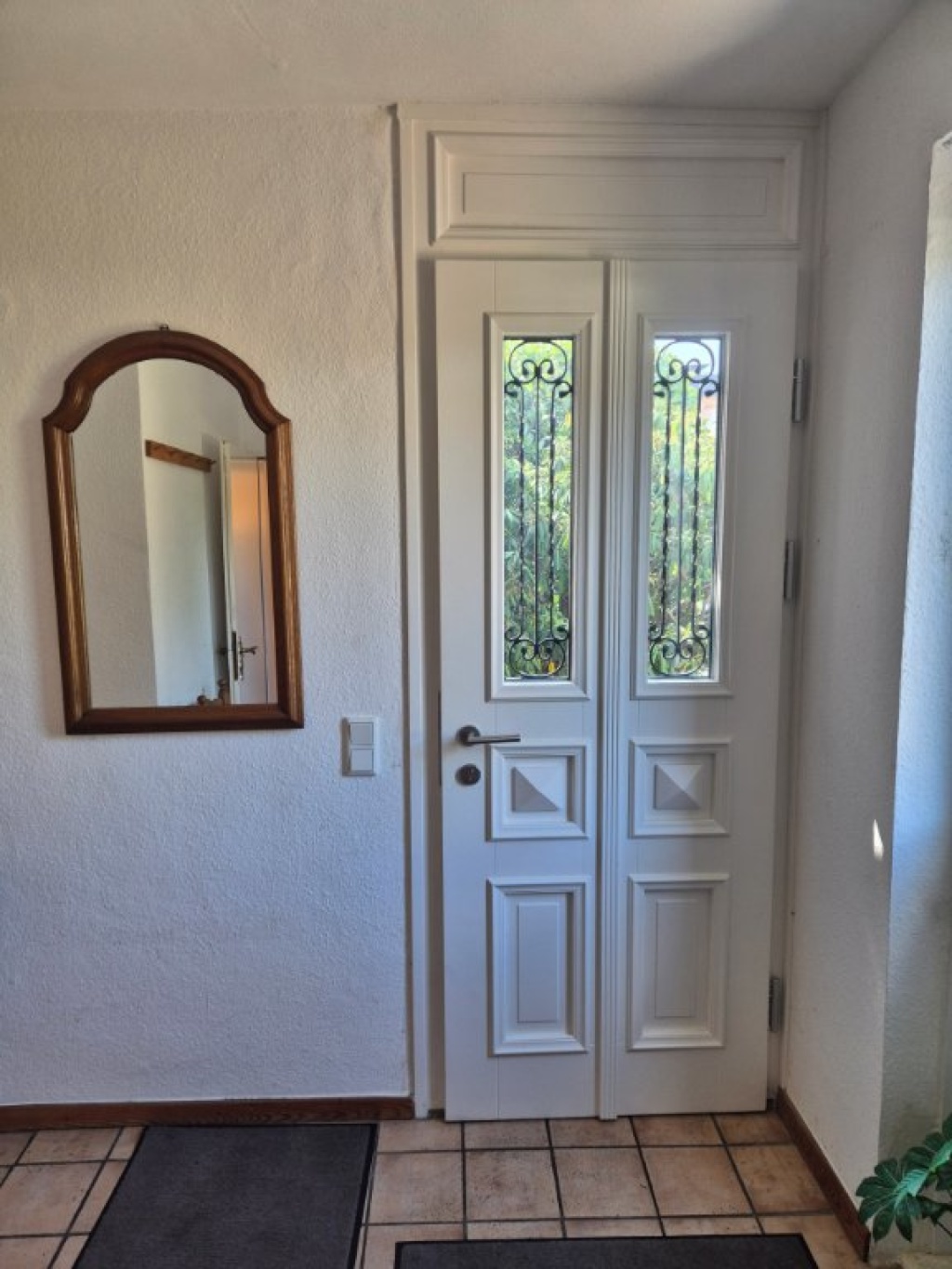 WG-Zimmer Berg Fidel Mazzottistraße - House Entrance Door