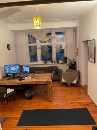 Möblierte 2-Zimmer-Wohnung mit Balkon im Körnerkiez, ab 17.09. - befristet 4-6 Wochen — photo 1