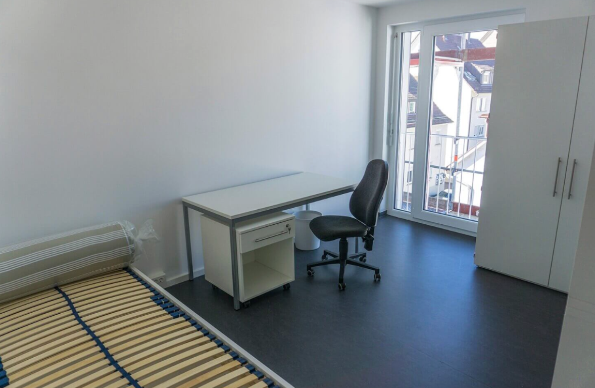 Zwischenmiete Wohnheimzimmer in Heilbronn – 01.09.–30.09. – Cäcilienstraße 39, 74072 Heilbronn Sontheim – Vorschaubild 4