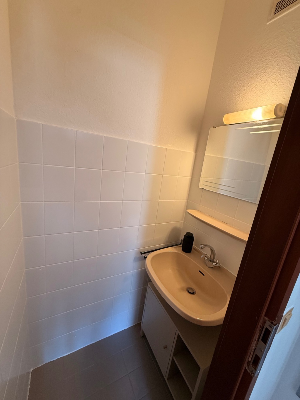 Möbliertes Apartment mit toller Deckenhöhe – Vierzigmannstr 30, 91054 Erlangen Innenstadt – Vorschaubild 5