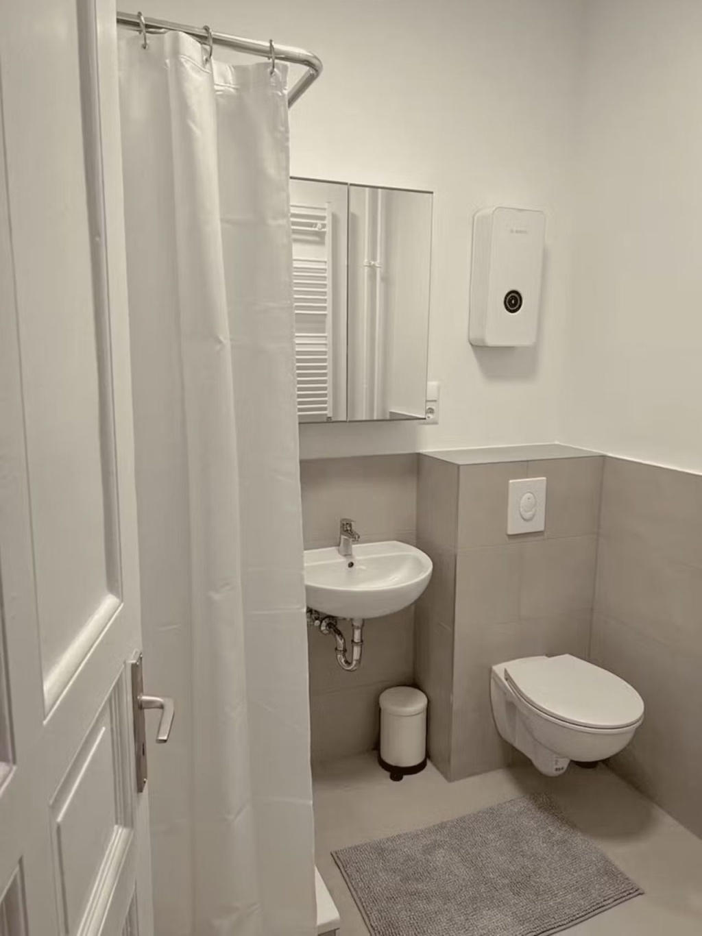 Minimalistisches Zimmer in Berlin Kreuzberg – Emser Straße, 12051 Berlin Neukölln – Vorschaubild 7