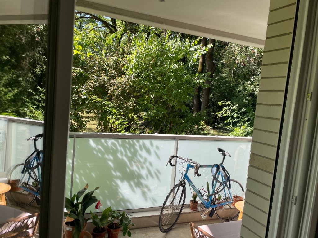 Apartamento Sendling-Westpark Hansastraße - Blick auf Balkon und ins Grüne