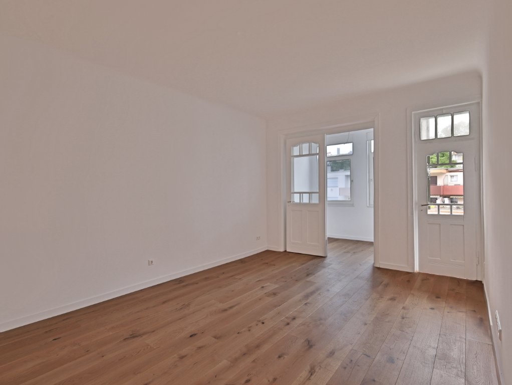 Altbauliebhaber aufgepasst! Große, sanierte Wohnung mit Balkon und EBK – Freiligrathstr. 31, 70372 Stuttgart Bad Cannstatt – Vorschaubild 2
