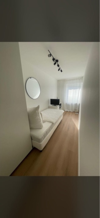 Süßes WG-Zimmer in toller WG mit Balkonzugang
