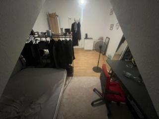 Anzeigenbild: Helles 25 m2 großes Zimmer in einer 3-Zimmer-WG in guter Lage