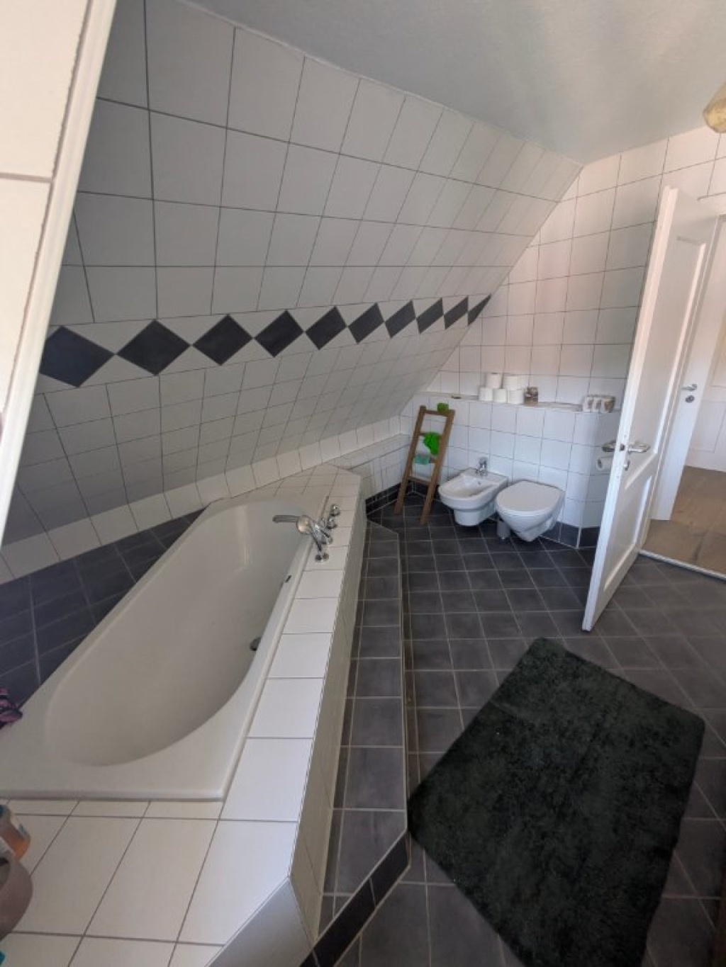 123qm große Masionsettewohnung zur Miete im Lehenviertel ab 1.10. – Römerstraße, 70180 Stuttgart Süd – Vorschaubild 11