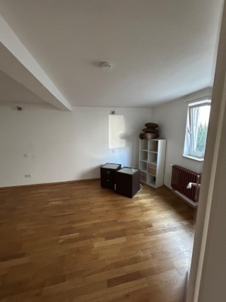 Anzeigenbild: 4-Zimmer-Wohnung in Stuttgart-Heslach zur WG-Neugründung