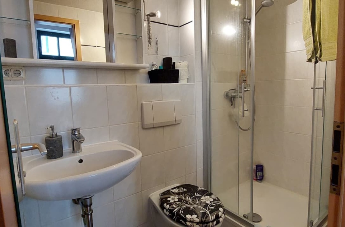 Suche Nachmieter für 1-Zimmer-Wohnung im Stadtzentrum – Fürstengraben 2, 7743 Jena Jena-Stadt – Vorschaubild 4
