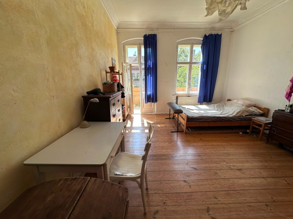 Flat Neukölln Herrfurthstrasse - Schlafzimmer und Balkon Zugang