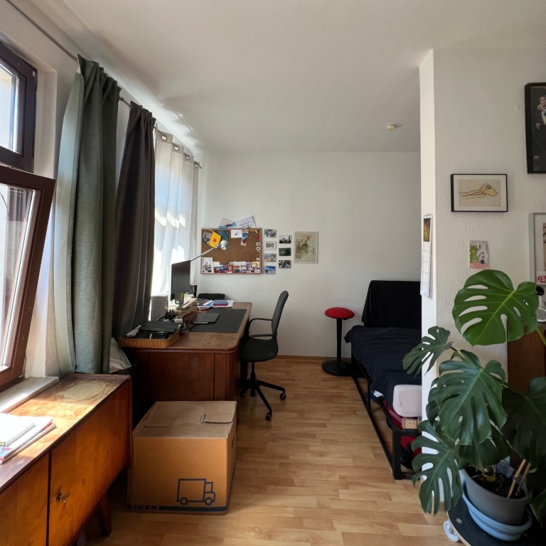 Zwischenmiete in gemütlicher Wohnung, Reudnitz/Anger-Crottendorf, 3.OG – Schirmerstraße 6, 4318 Leipzig Anger-Crottendorf – Vorschaubild 3