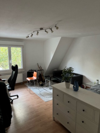 Helles, voll möbliertes 20qm Zimmer in entspannter 3er-WG zur Untermiete (01.09.2026 – 31.01.2027)