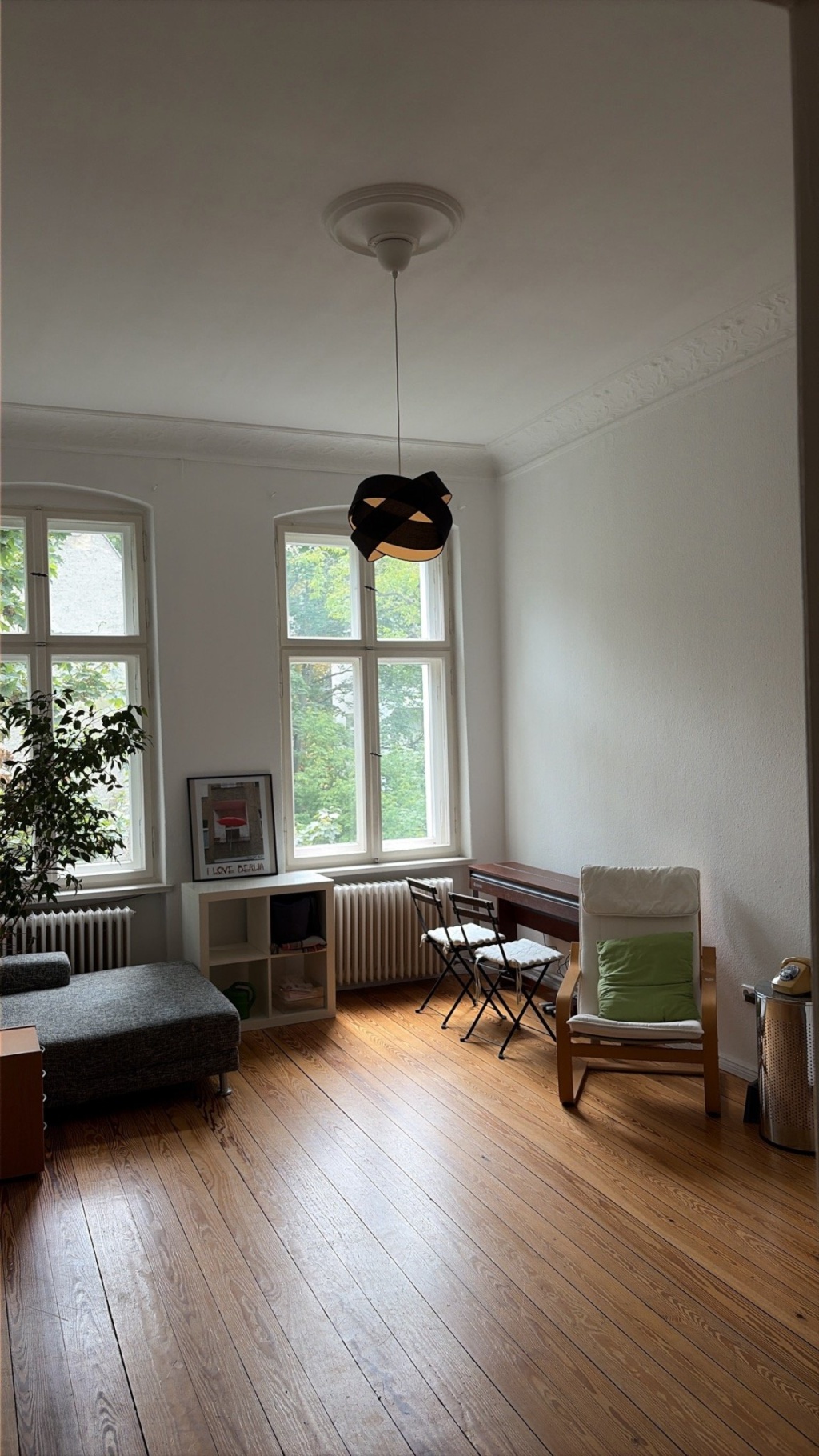 Ab sofort/1.9. bis 30.11.: 2Zi-Altbau mit Balkon+Klavier Nähe Ringbahn, ruhig, möbliert, grün, kurzfristig verfügbar – Beckerstraße, 12157 Berlin Friedenau – Vorschaubild 3