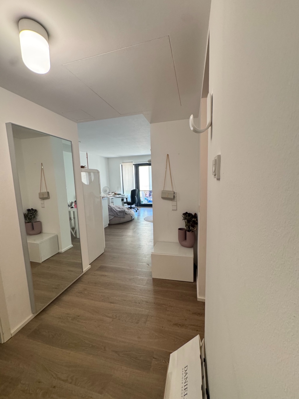 Hochwertig möblierte 2-Zimmer-Wohnung mit Balkon in zentraler Kölner Innenstadtlage – Tel Aviv Str. 7, 50676 Köln Altstadt-Süd – Vorschaubild 2