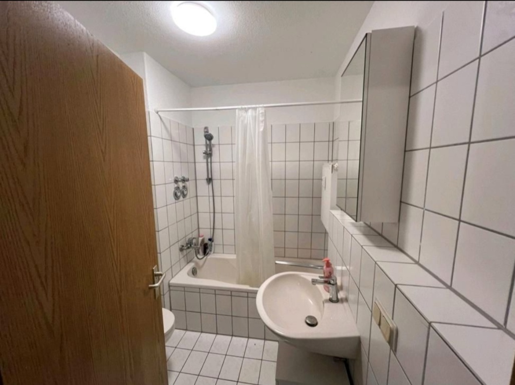 Helle, vollmöblierte 1-Zimmer-Wohnung mit Balkon in Connewitz – Scheffelstraße, 4277 Leipzig Connewitz – Vorschaubild 4