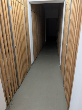 Bright, Partly Furnished Ground-Floor Apartment in Frankfurt-Hausen – Available Now!