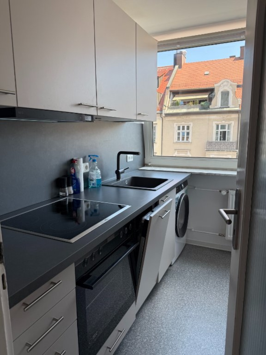 Große, helle Wohnung in Schwabing in zentraler Lage, mobliert, befristet – Belgradstraße 15A, 80796 München Schwabing-West – Vorschaubild 5