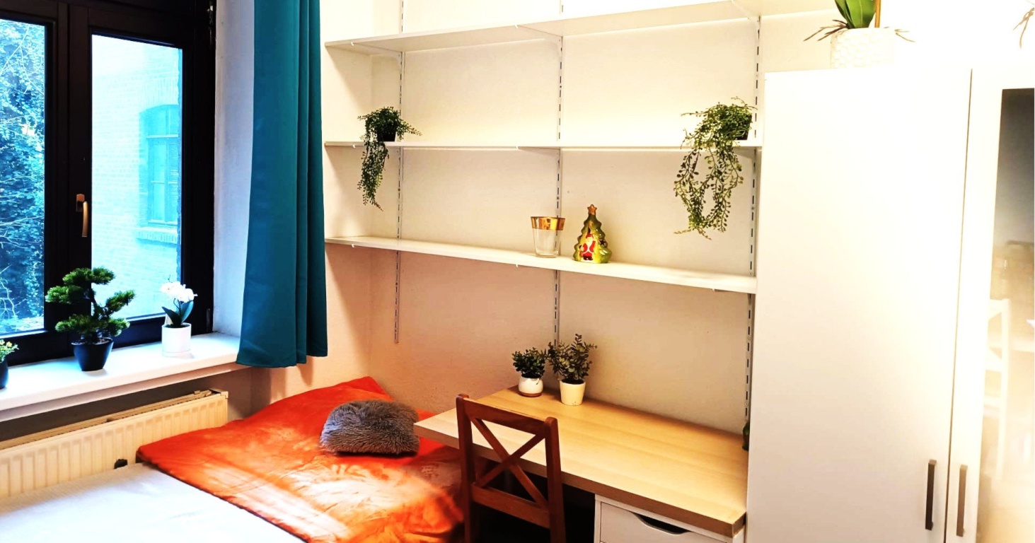 WG-Zimmer Großes und Kleines WG Zimmer Möbliert 590 und 450 Euro Inkl aller Kosten NK Strom, Heizung Küche Bad Mitbenutzung – Schützenhofstr. 12, 51063 Köln Mülheim – Vorschaubild 7