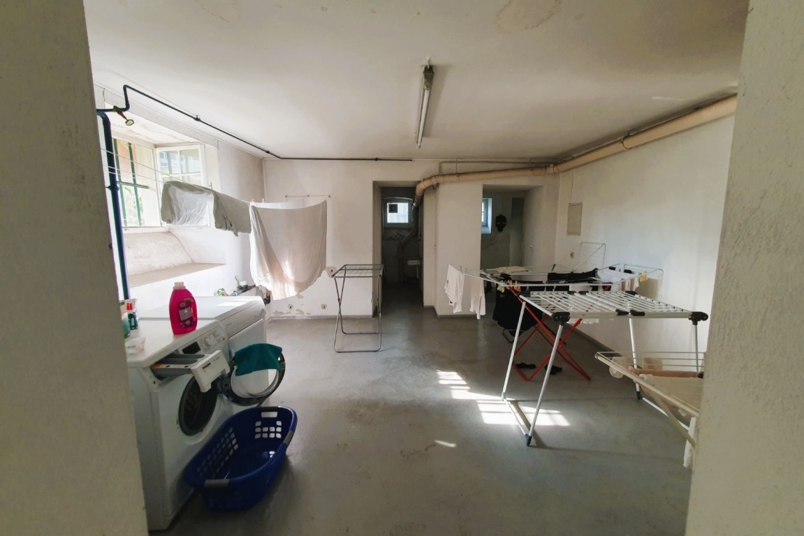 All-In-Miete, möbliertes Altbauapartment mit 2 Balkonen & Parkplatz in Bestlage Wiesbaden-Südost / All-inclusive rent, furnished historic apartment with 2 balconies & parking space in prime Wiesbaden-Southeast location – Mainzer Straße 62, 65185 Wiesbaden Südost – Vorschaubild 7