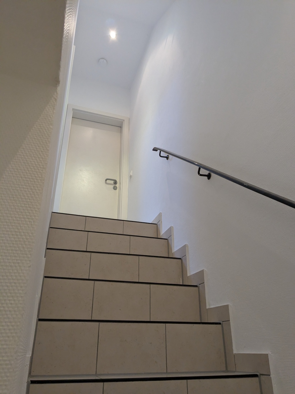 WG-Zimmer Erphoviertel Ostmarkstraße - Blick Treppen hoch
