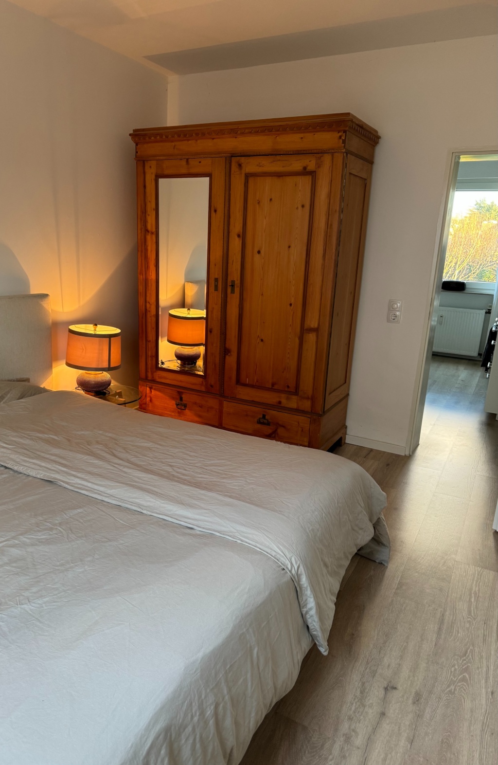 gehobene WG-taugliche Wohnung Köln-Dellbrück | 2 Zimmer | Vollmöbliert | Terrasse 50m2 | wunderschöner Garten 120m2 – Kemperbachstr 32, 51069 Köln Dellbrück – Vorschaubild 3