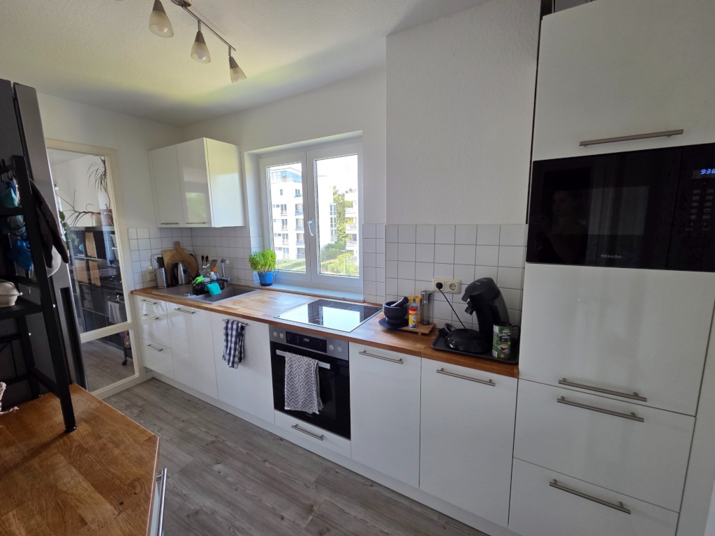 Möblierte Zwischenmiete Sep–Dez: 70 m2 Wohnung mit Südbalkon & Tiefgaragenstellplatz am Mediapark – Im Mediapark 0, 50670 Köln Neustadt-Nord – Vorschaubild 3