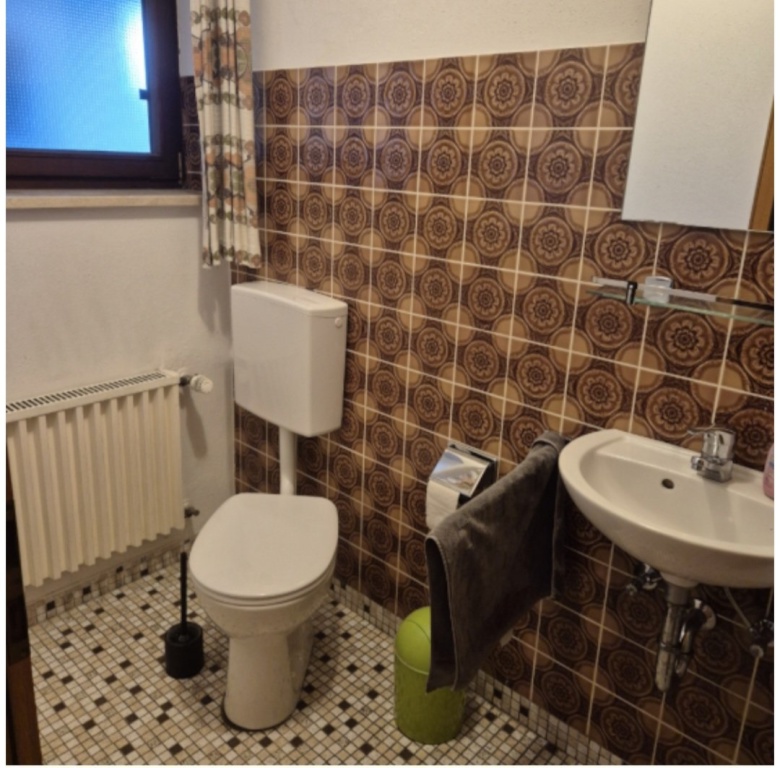 Habitación en WG Ergolding Schulgasse - extra WC