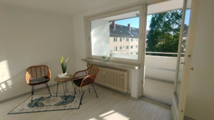 helle 2 Zi Wohnung mit Balkon, EBK und sanierten Bad nahe Uni