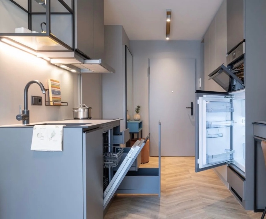 Möbliertes Design-Studio in Friedrichshain mit EBK, Balkon, luxuriösem Bad — Untermiete 1,5 Monate – Kreutzigerstraße, 10247 Berlin Berlin – Vorschaubild 3