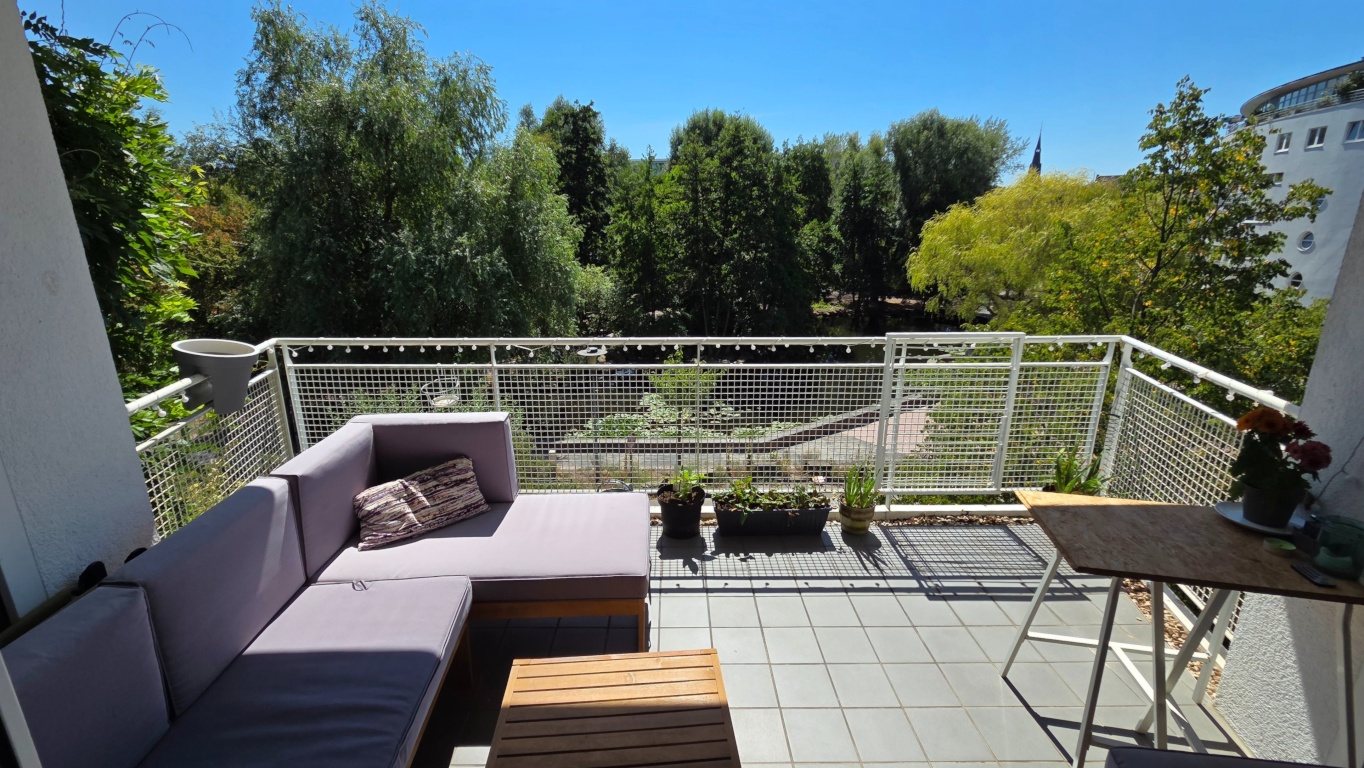 Möblierte Zwischenmiete Sep–Dez: 70 m2 Wohnung mit Südbalkon & Tiefgaragenstellplatz am Mediapark