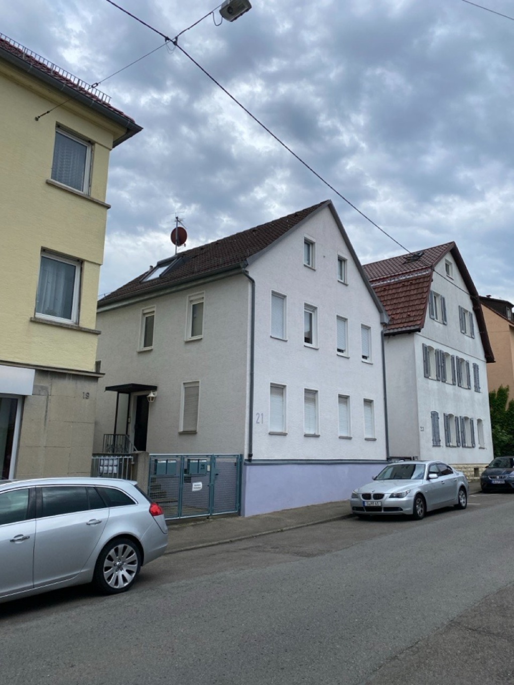 Möblierte 2-Zimmer-Dachgeschosswohnung mit Klimaanlage in Zuffenhausen (Zentrum) im September und Oktober zu vermieten – Sachsenstraße, 70435 Stuttgart Zuffenhausen – Vorschaubild 12