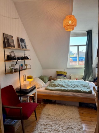 Entspannte 4er-WG mit großem Balkon sucht dich!
