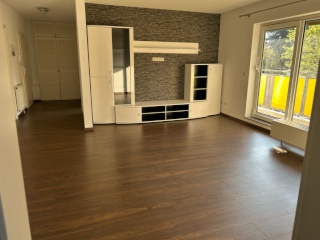 Anzeigenbild: Helle 3-Zimmer-Wohnung mit sonnigem Balkon in Offenbach-Buchrain