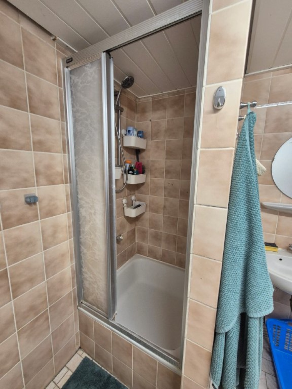 Habitación en WG Berg Fidel Mazzottistraße - Shower 2 in the basement