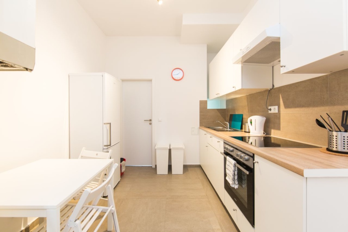 Modern möbliertes WG-Zimmer inkl. Anmeldung – Buschkrugallee, 12359 Berlin Britz – Vorschaubild 4