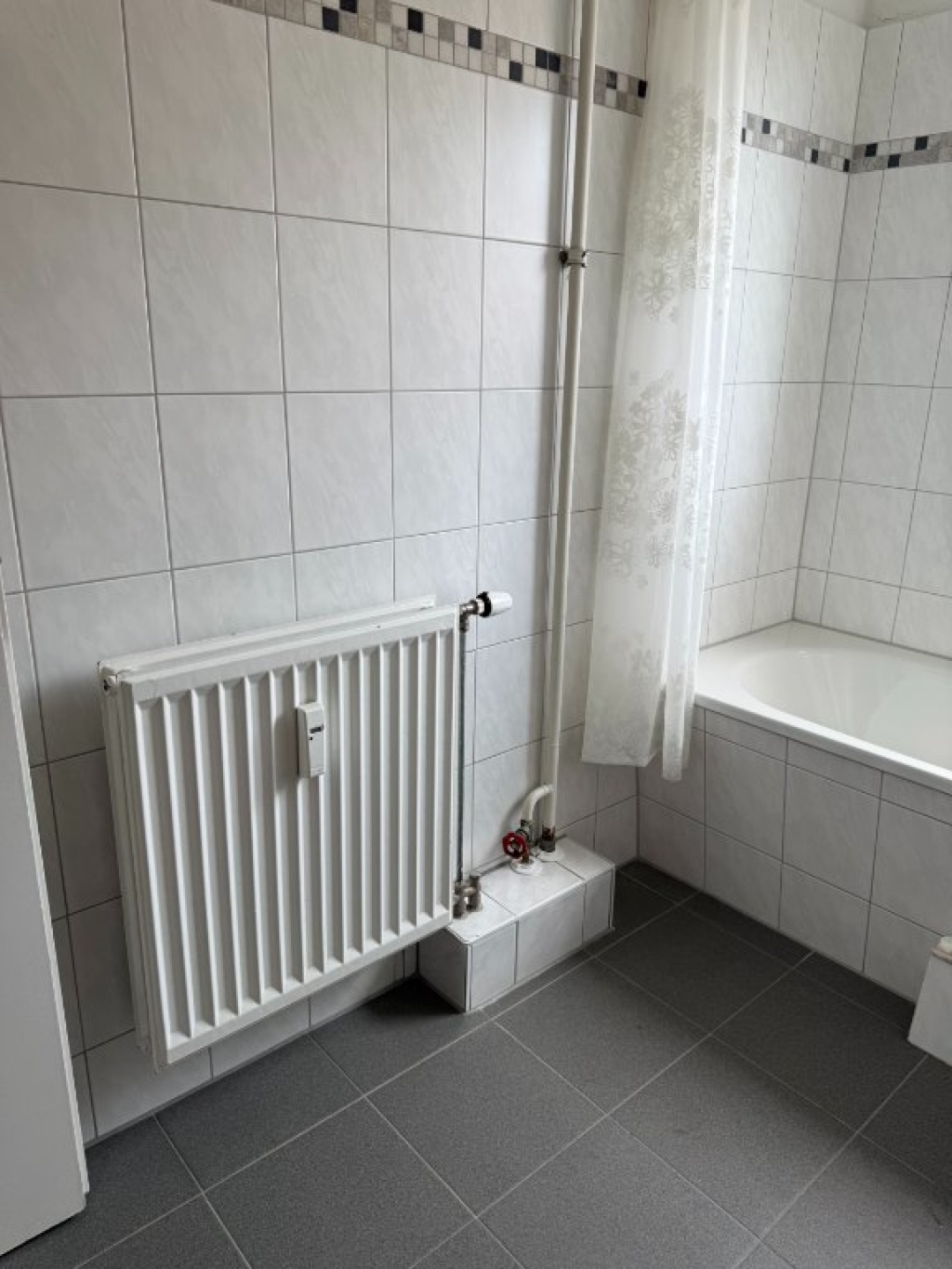 Flatshare Alt-Mariendorf Gersdorfstraße 56 - Badheizkörper