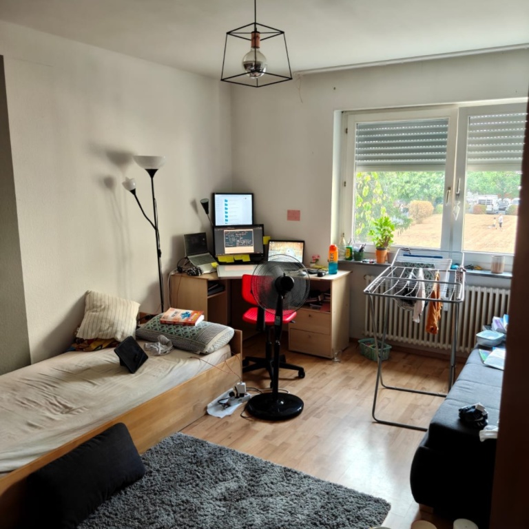 Habitación en WG Weingarten Hügelheimer Weg 5 - Kleines Zimmer 2/Smaller room 2